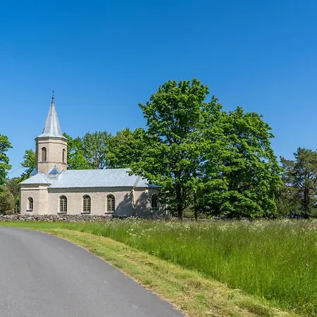 شاليه Laudamaja